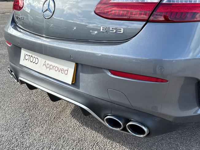 MERCEDES-BENZ E Class Photo 24