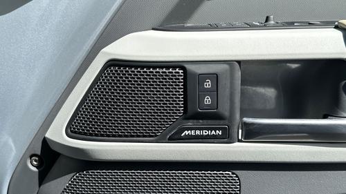 Land Rover Defender Photo autoimg-6bc082734e2c18e8d94b08f751d2bea8946ab6dc.jpg
