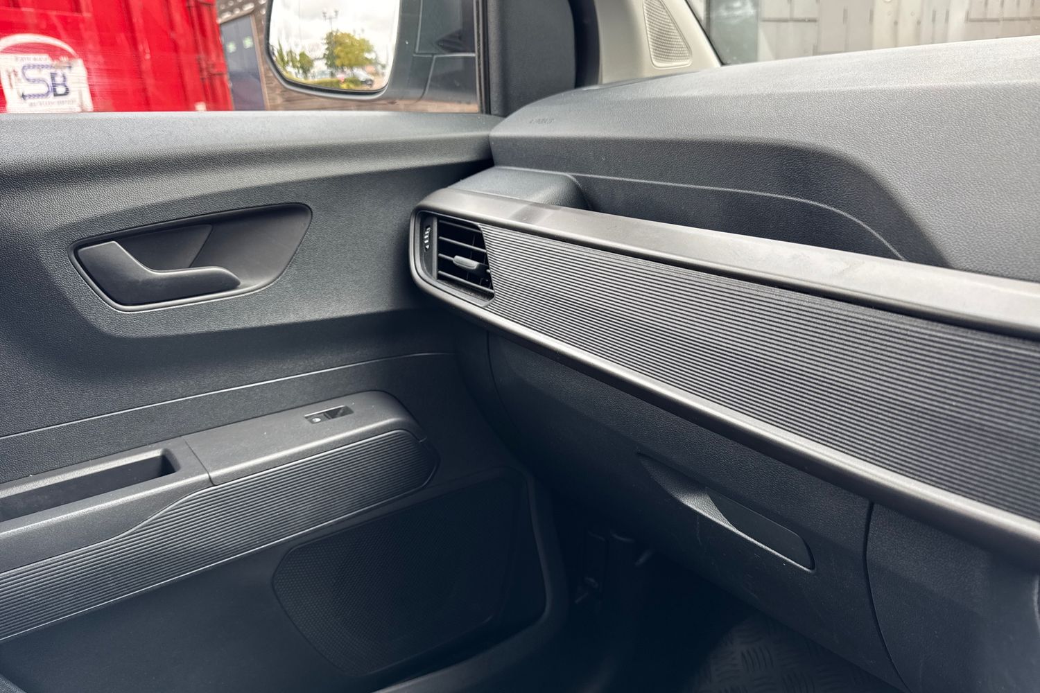 Ford TRANSIT COURIER Photo 33