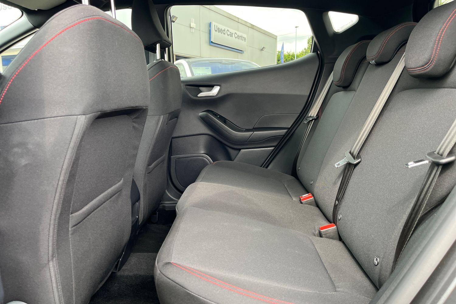 Ford FIESTA Photo 19
