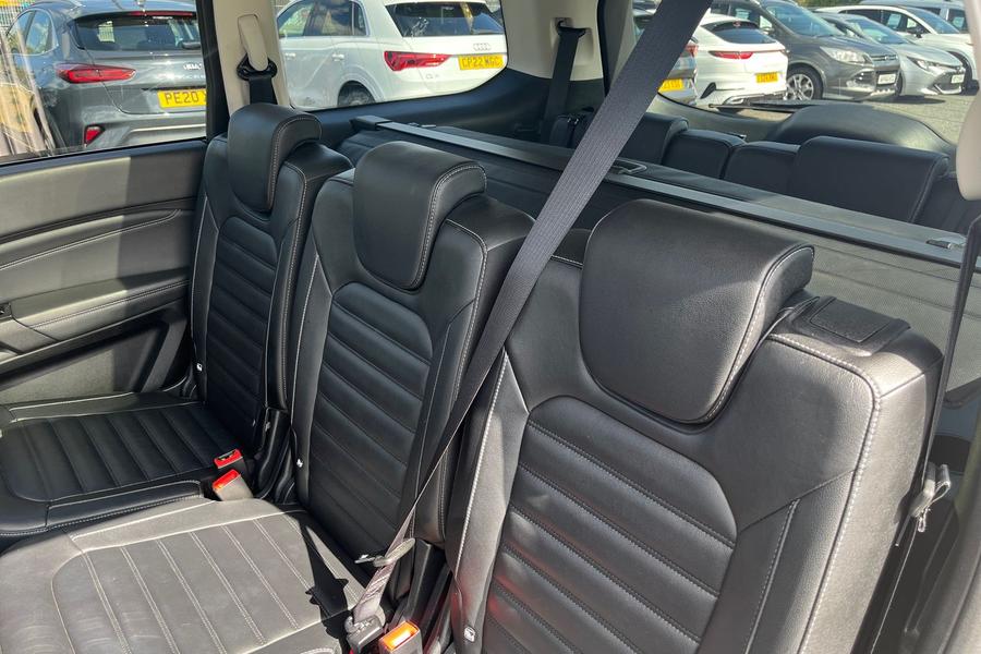 Ford Galaxy Photo autoimg-6bc6cad5f0e1d49632b3e854f4cbe818b1b460cf.jpg