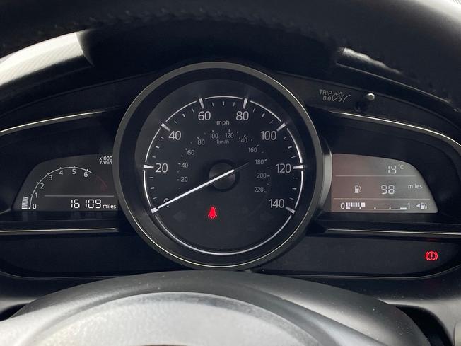 MAZDA Mazda2 Photo 15