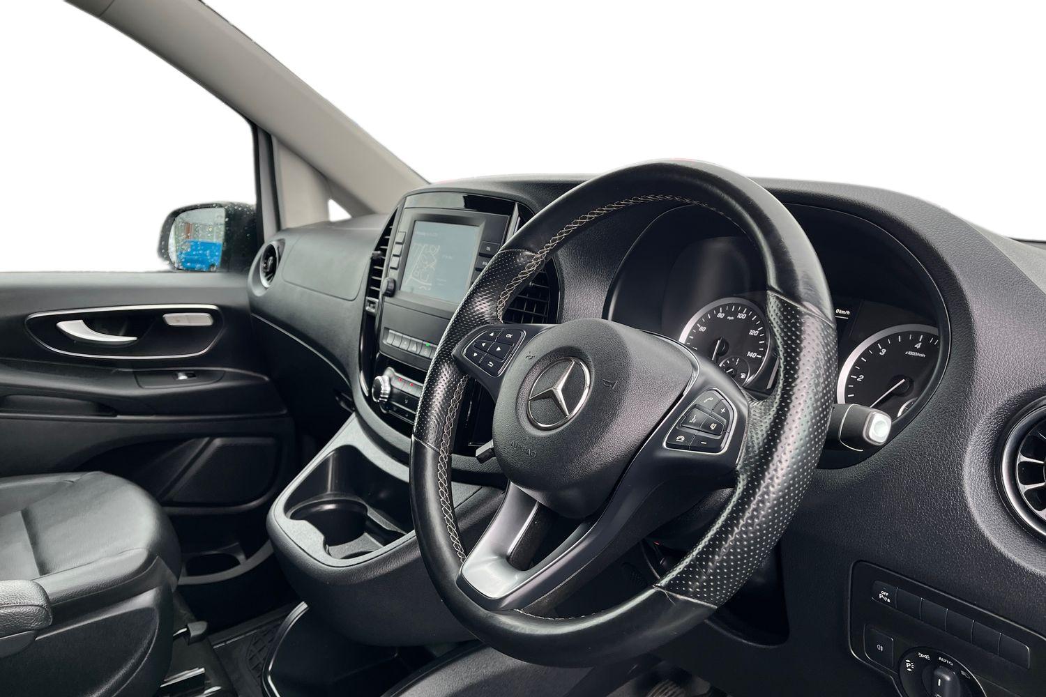 Mercedes-Benz VITO Photo 12