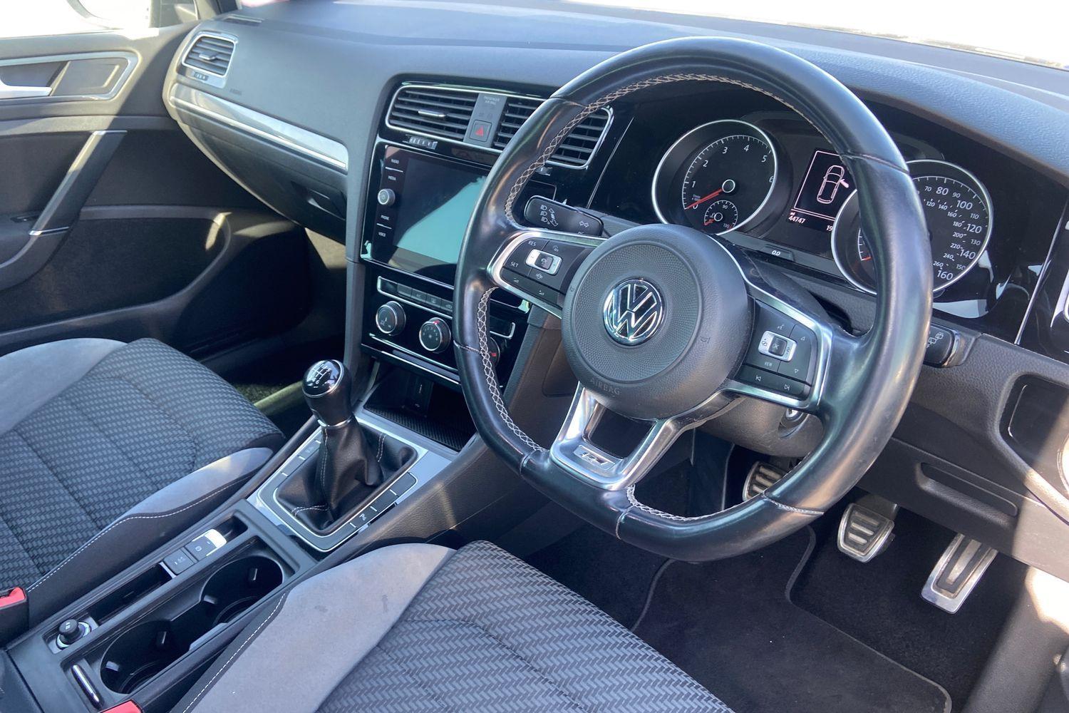 Volkswagen GOLF Photo 8