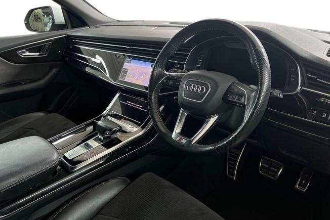 AUDI Q8 Photo 6