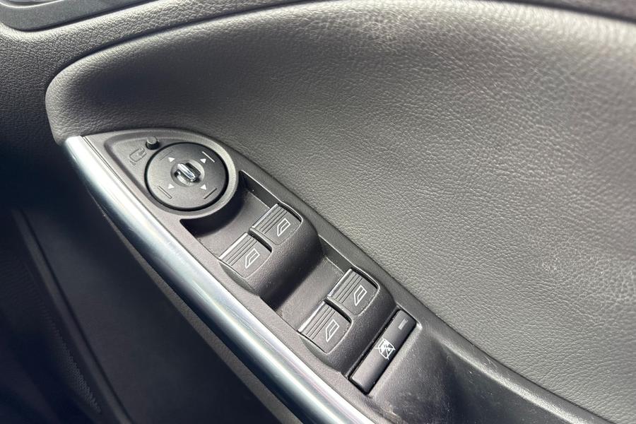 Ford FOCUS Photo autoimg-6bd785f631e986956b38607c2178e597e84bf834.jpg