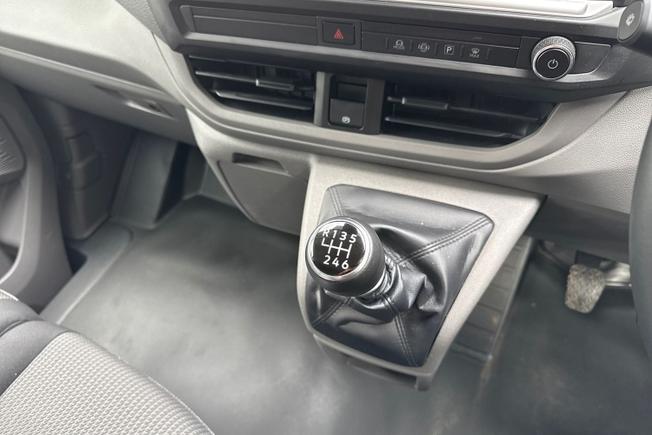 VOLKSWAGEN Transporter Photo 36
