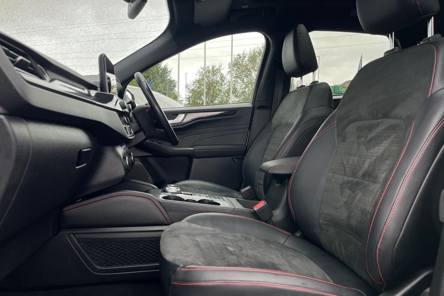 Ford Kuga Photo autoimg-6bdd45557be0d4f7d63d5be19c724bcfe6eeb5ee.jpg