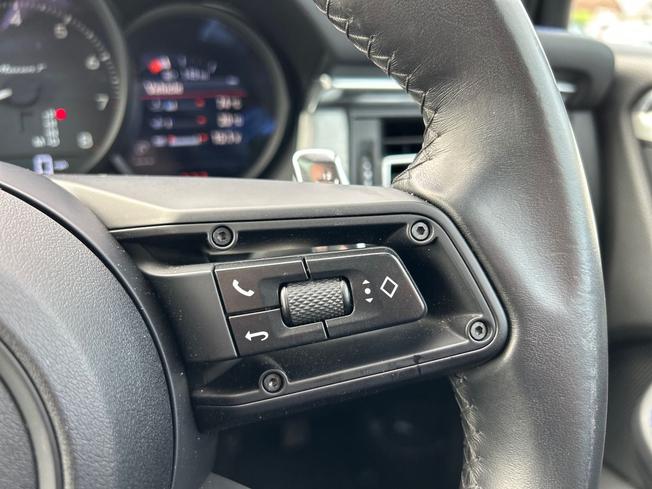 PORSCHE Macan Photo 17