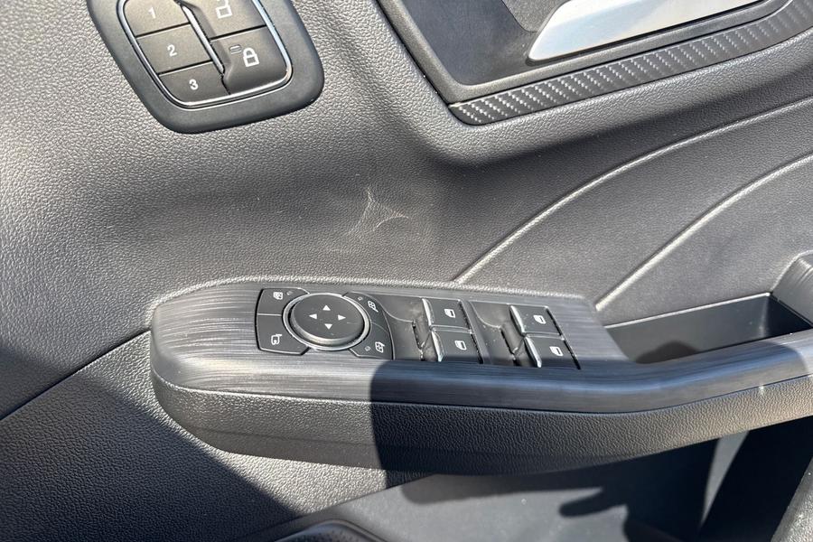 Ford KUGA Photo autoimg-6be0f1e08f12c7f69c50bbeba7a3f82c98312d82.jpg