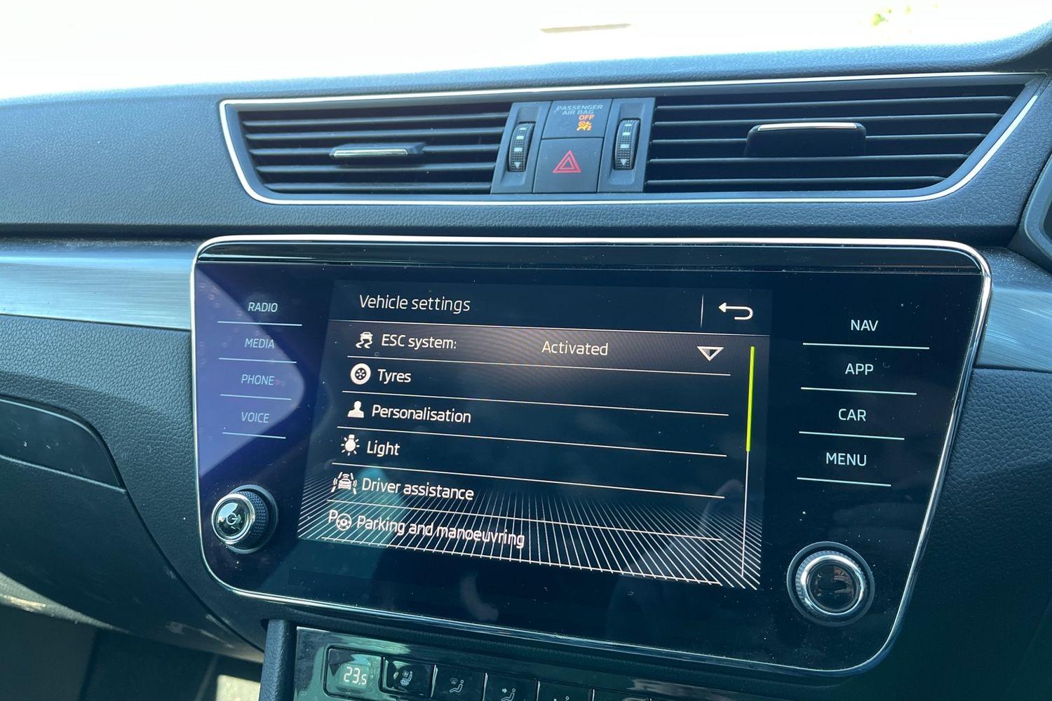 Skoda SUPERB Photo 35