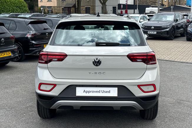 VOLKSWAGEN T-Roc Photo 34