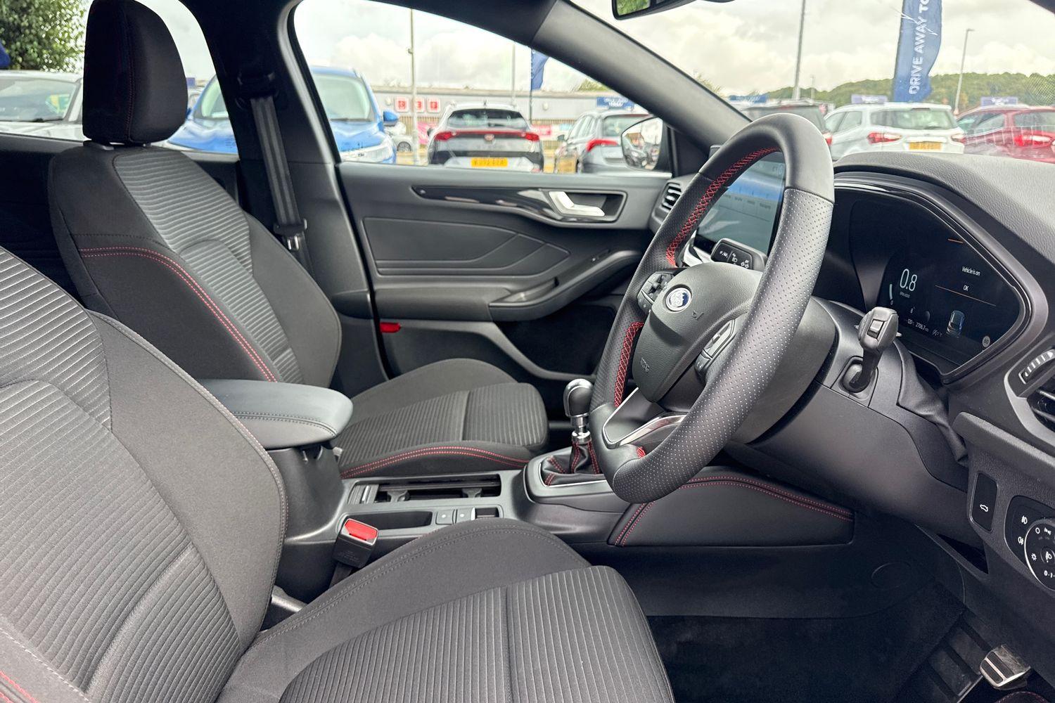 Ford FOCUS Photo 16