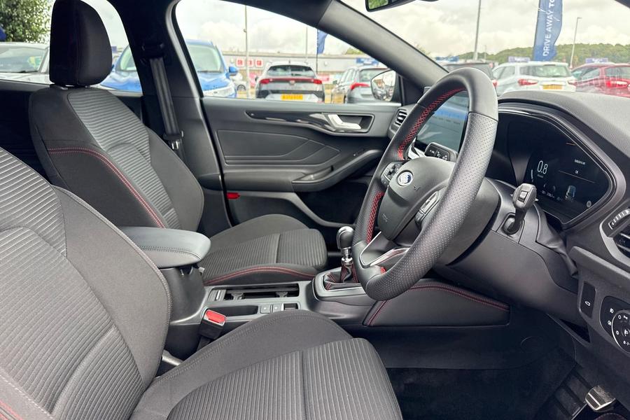 Ford FOCUS Photo autoimg-6bea77fb3d739f8cffdb846a35f901ab609a1391.jpg