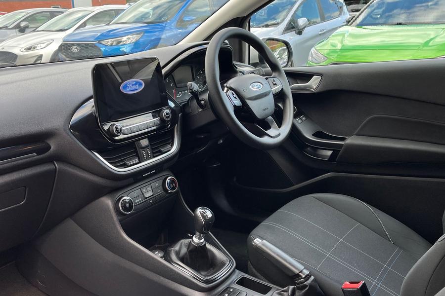 Ford Fiesta Photo autoimg-6beaef8b831d8e6fbba31c3c5cc92958747c21f7.jpg