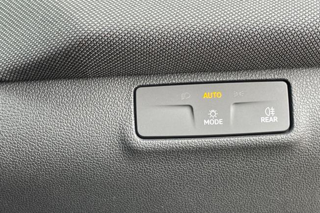 VOLKSWAGEN T-Roc Photo 40