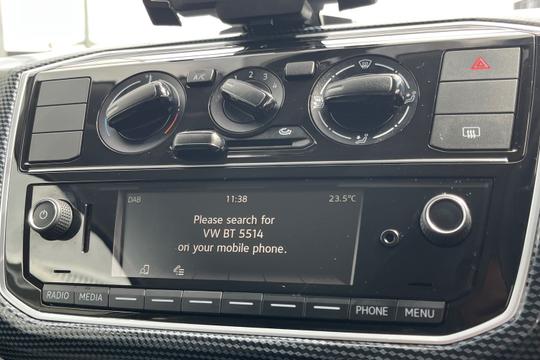 Volkswagen up! Photo autoimg-6bed07ba40da74583f020bee3478424f5487f285.jpg
