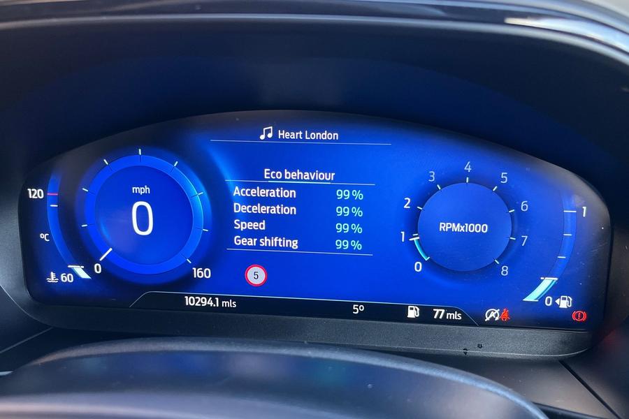 Ford FOCUS Photo autoimg-6bf376f405d68a66fb3619b937b9a0d29fc661ab.jpg
