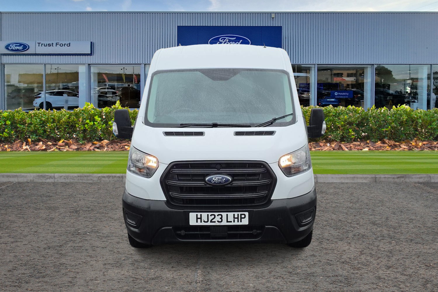 Ford Transit Photo 11