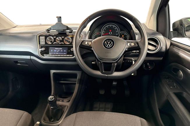 VOLKSWAGEN Up Photo 11
