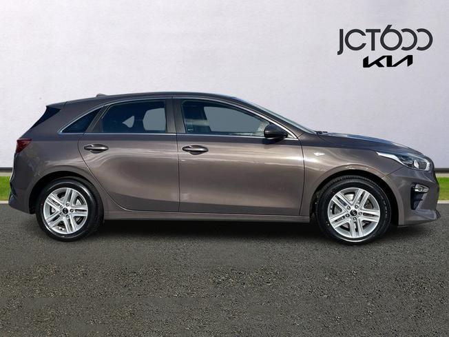 KIA Ceed Photo 4