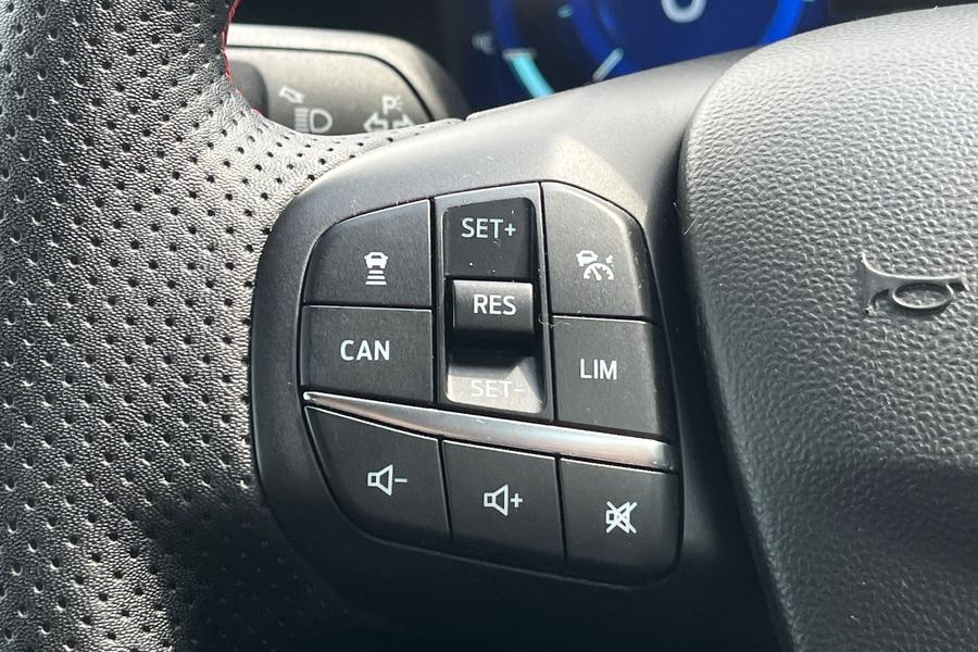 Ford FIESTA Photo autoimg-6bfd14e236981b9eea0f8ff3fcd38fd4ffae4040.jpg