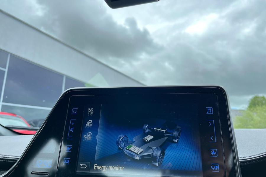 Toyota C-HR Photo autoimg-6bffb5828a4adeed44f66069c353e07468b9e8e2.jpg