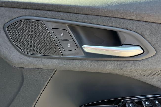 AUDI Q3 Photo 45