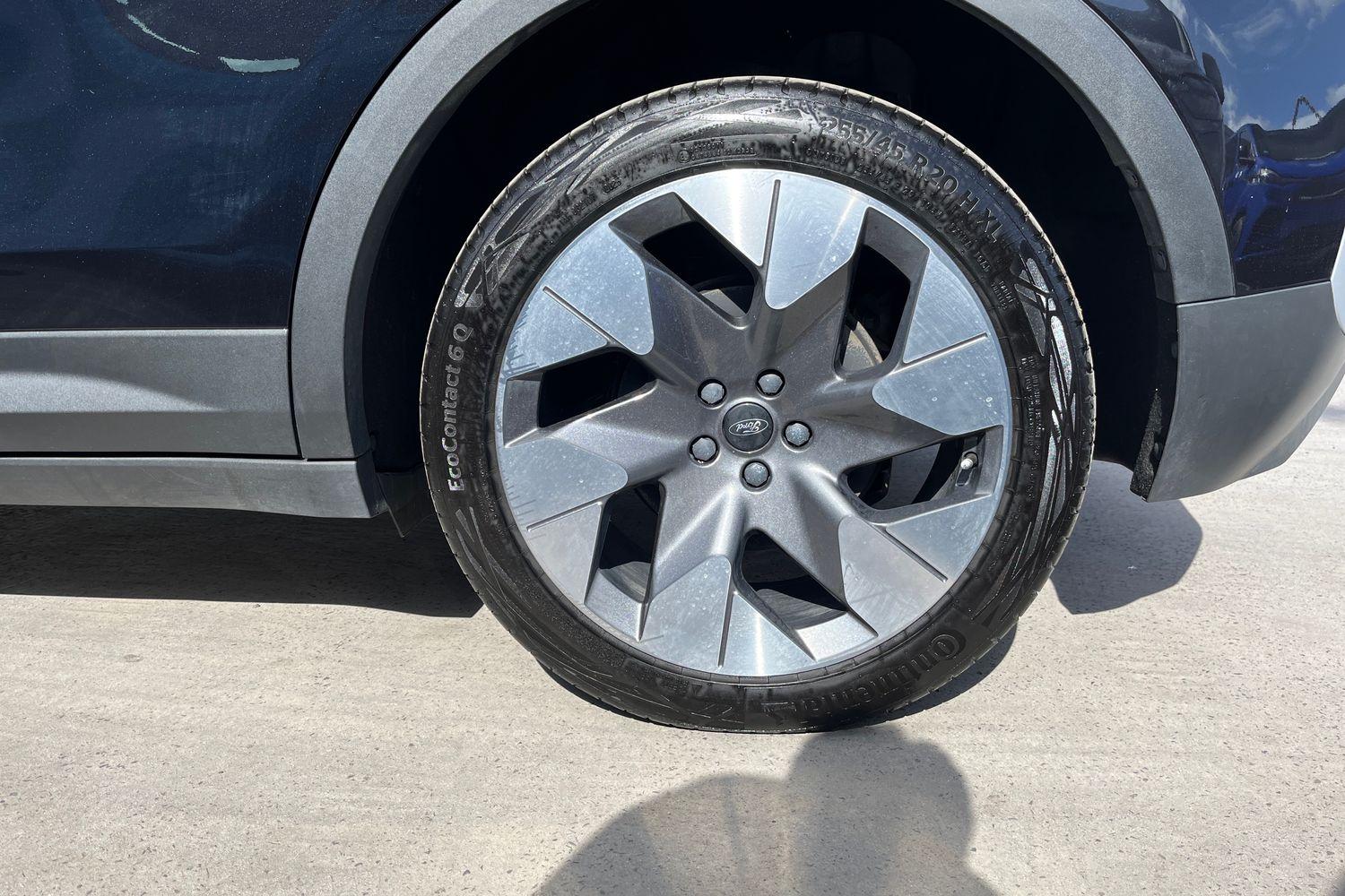 Ford Explorer Photo 7