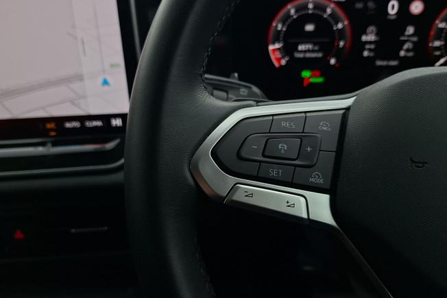 VOLKSWAGEN Tiguan Photo 16