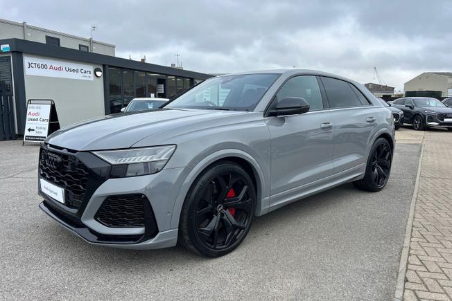 AUDI Rsq8 Photo 22