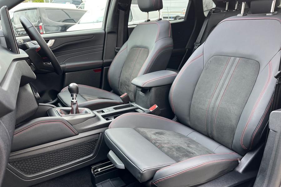 Ford KUGA Photo autoimg-6c13973990cf38c139e915e2387f741e7750a3a9.jpg