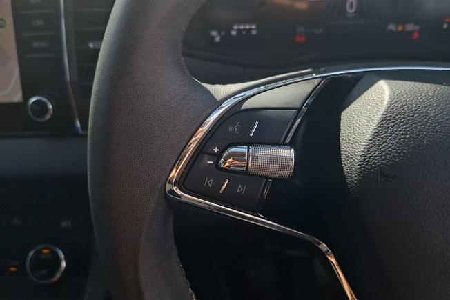 ŠKODA Karoq Photo 16