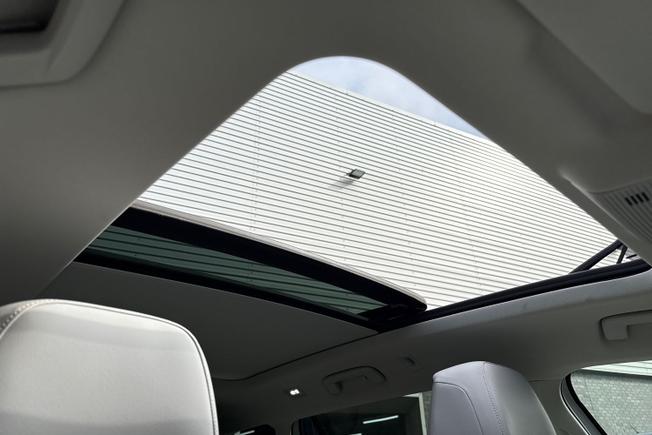 VOLKSWAGEN Passat Photo 31