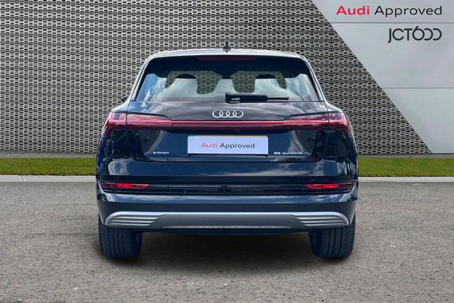 Audi E-TRON Photo 7