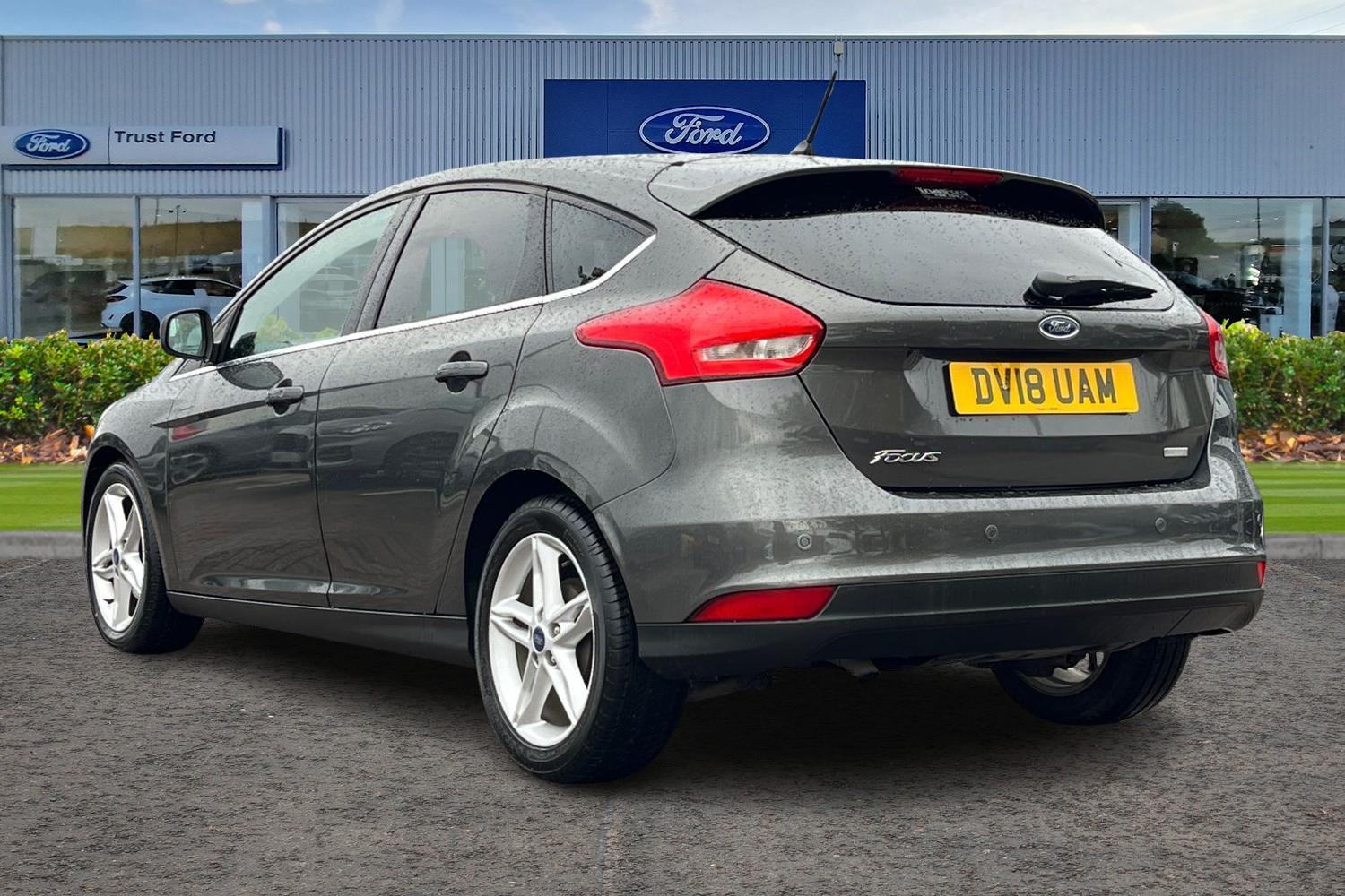 Ford Focus Photo 1
