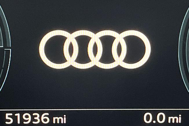 AUDI Q4 e-tron Photo 15