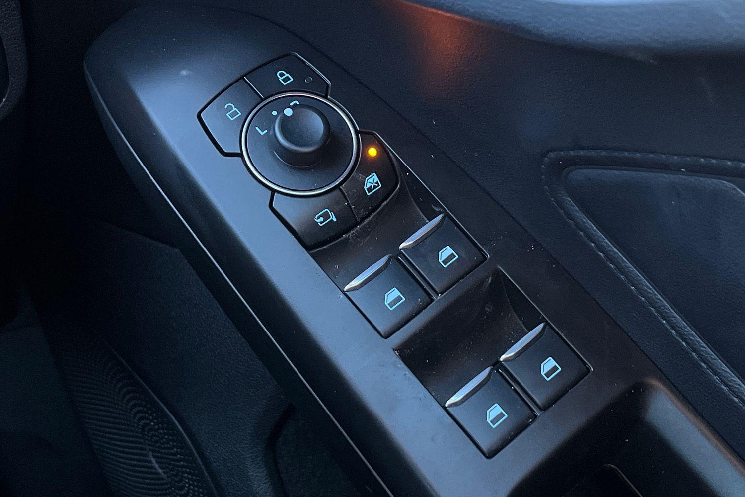Ford Focus Photo 15