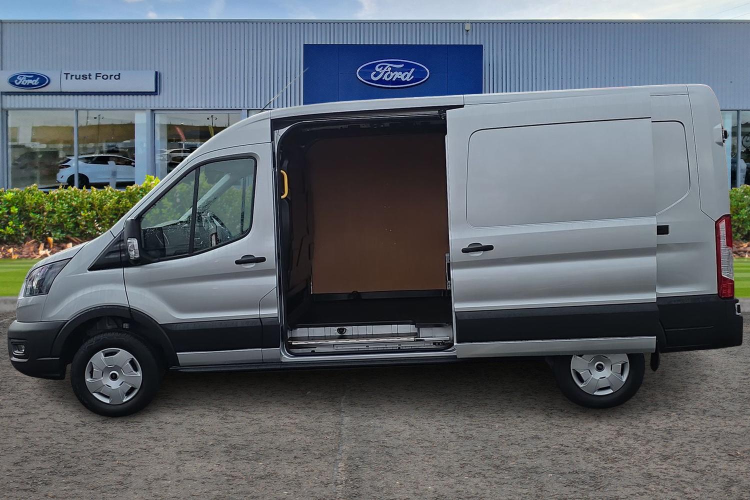 Ford E-TRANSIT Photo 4