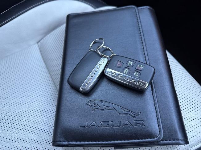 JAGUAR XF Photo 39