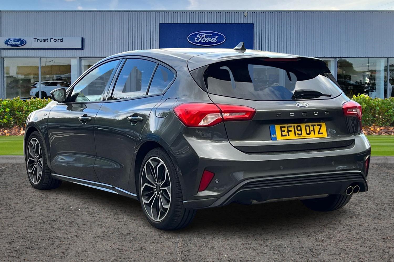 Ford Focus Photo 1