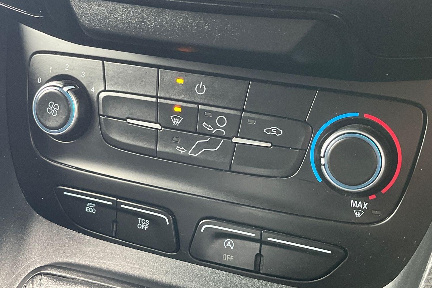 Ford TRANSIT CONNECT Photo 22