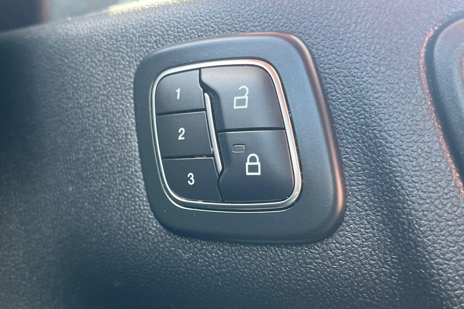 Ford KUGA Photo 31
