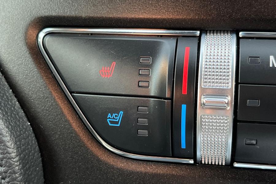 Ford Mustang Photo autoimg-6c5c764bc1785a720d266a8036b4a6fb55dccc53.jpg
