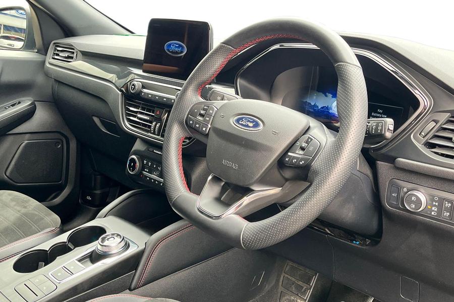 Ford Kuga Photo autoimg-6c6347b6852eb958b8877c6384014b424e269597.jpg