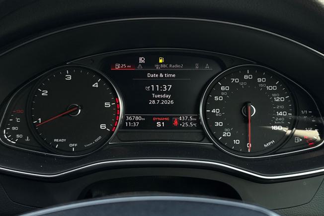 AUDI A6 Avant Photo 15