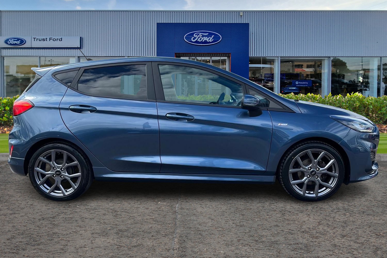 Ford Fiesta Photo 2