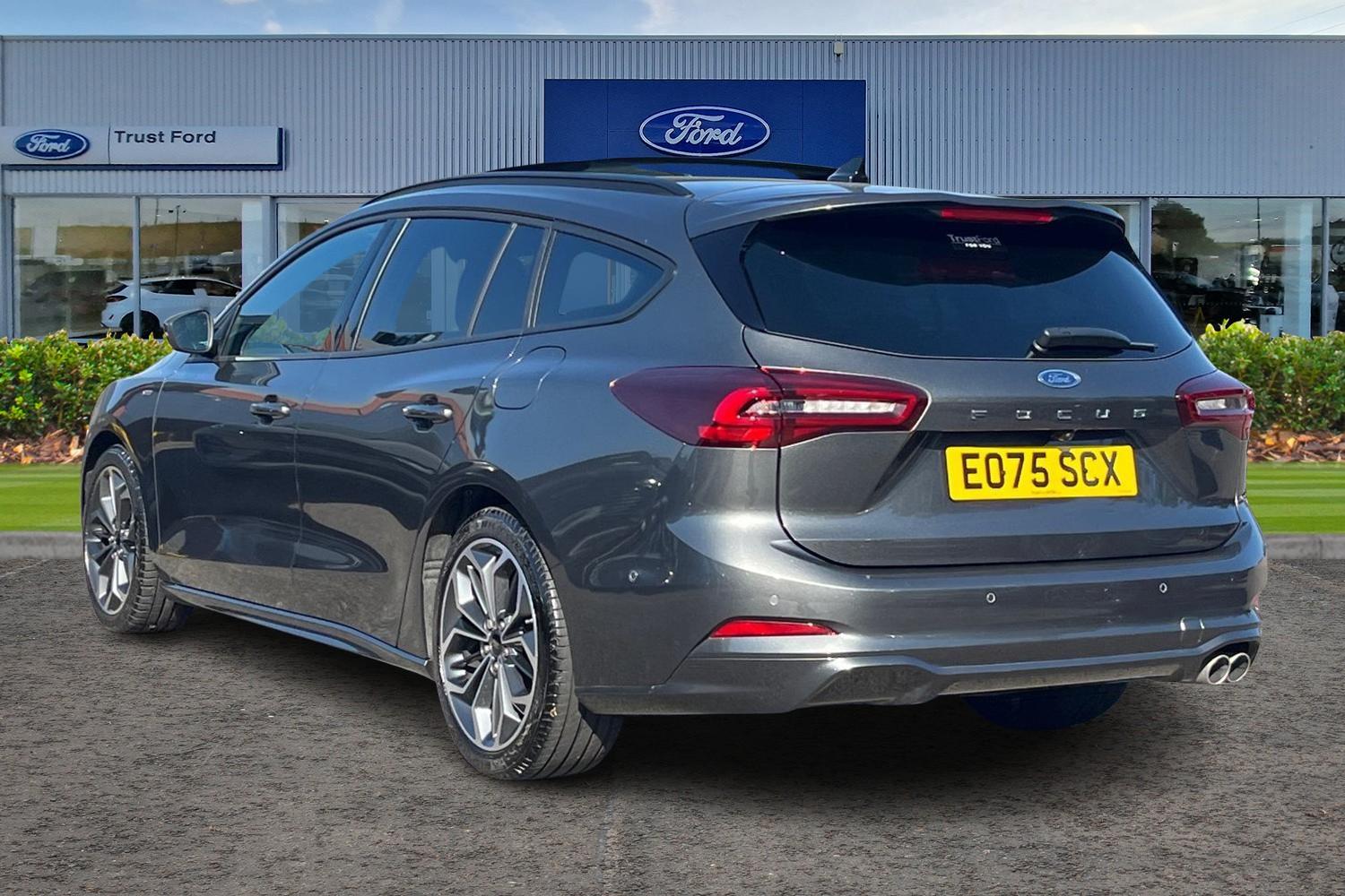Ford Focus Photo 1