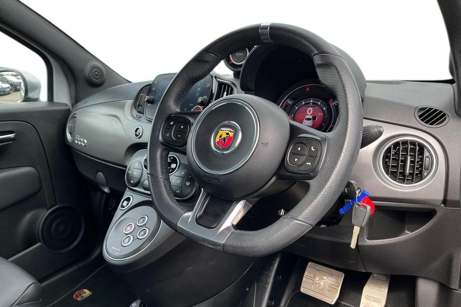 Abarth 595 Photo autoimg-6c70cf1550699265aeb0ca91c8060c6c382cfe9e.jpg