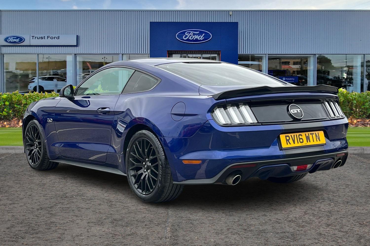 Ford MUSTANG Photo 1